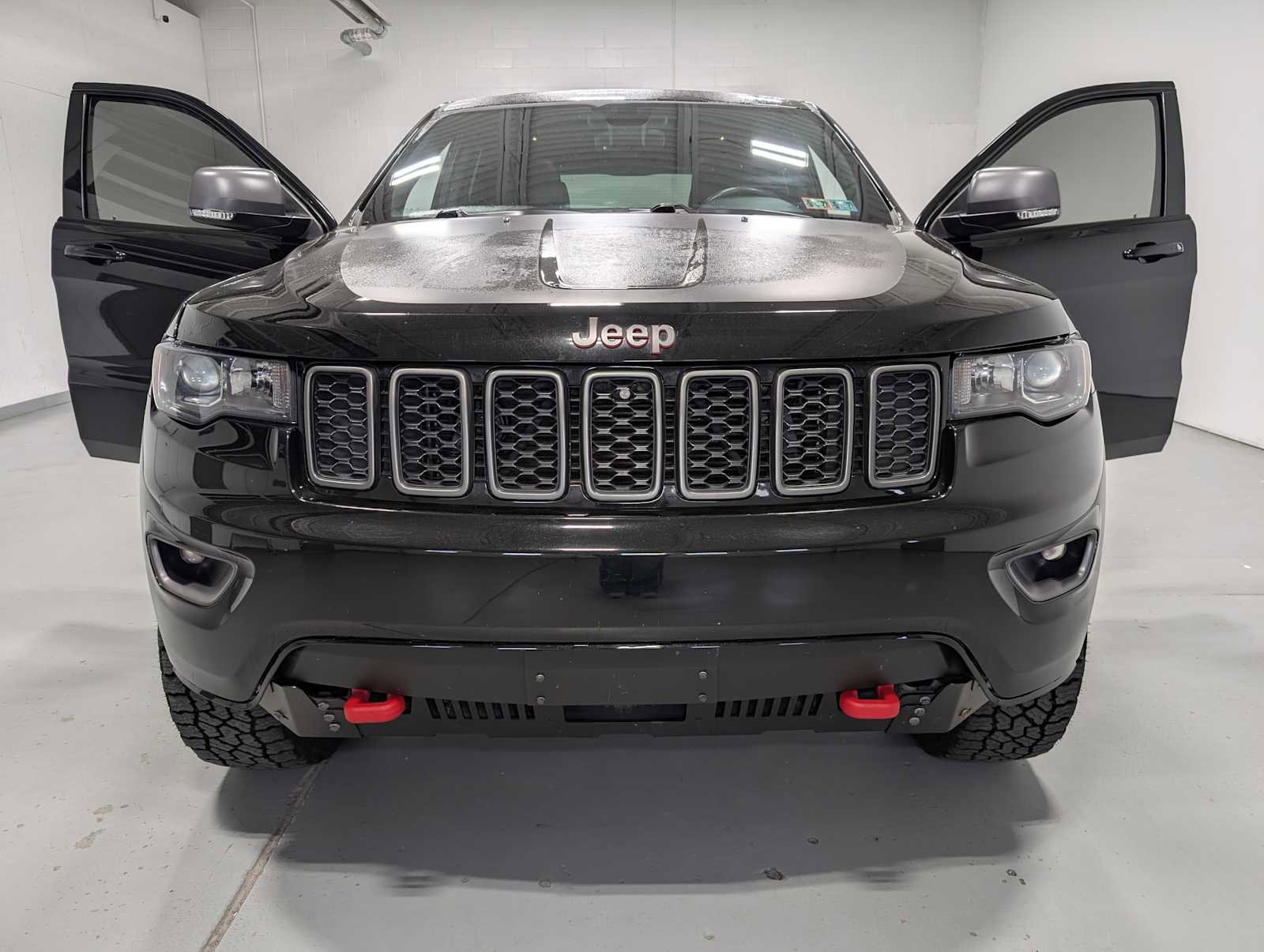 Used 2017 Jeep Grand Cherokee Trailhawk AWD/4WD image 15
