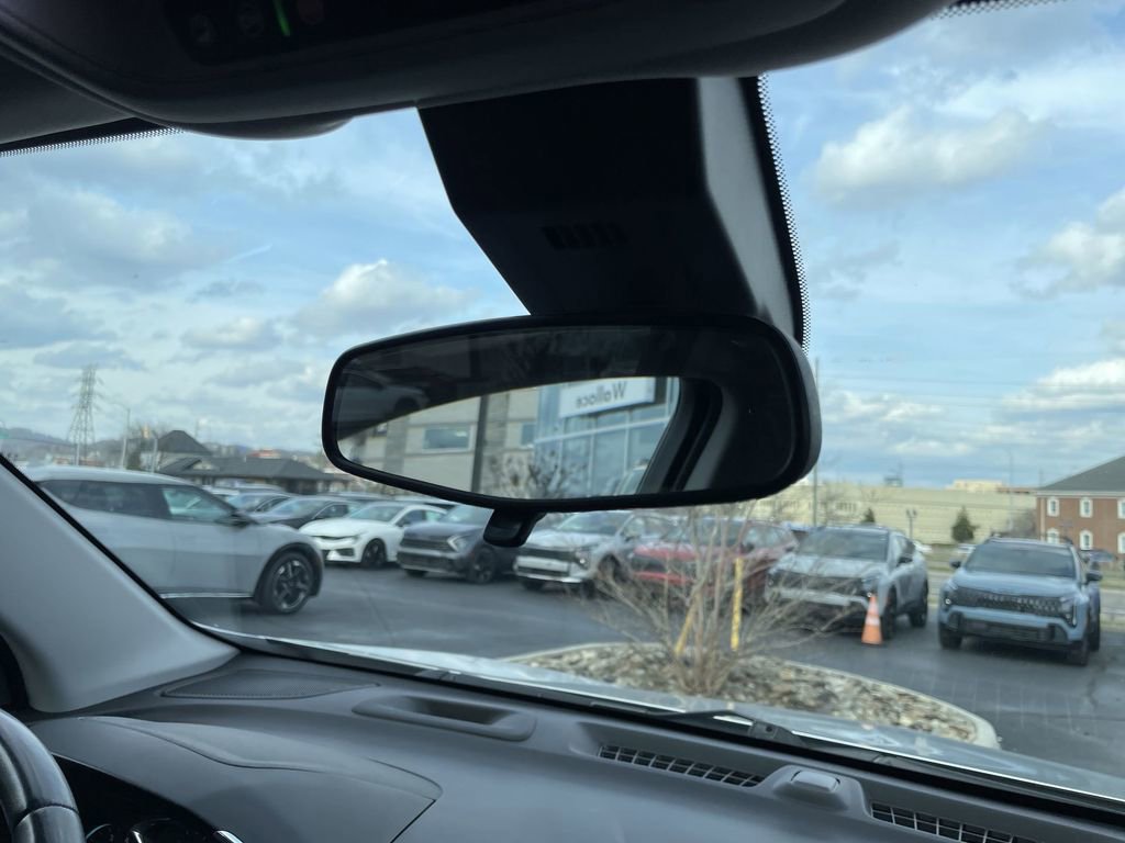 Used 2020 Chevrolet Equinox LT image 25