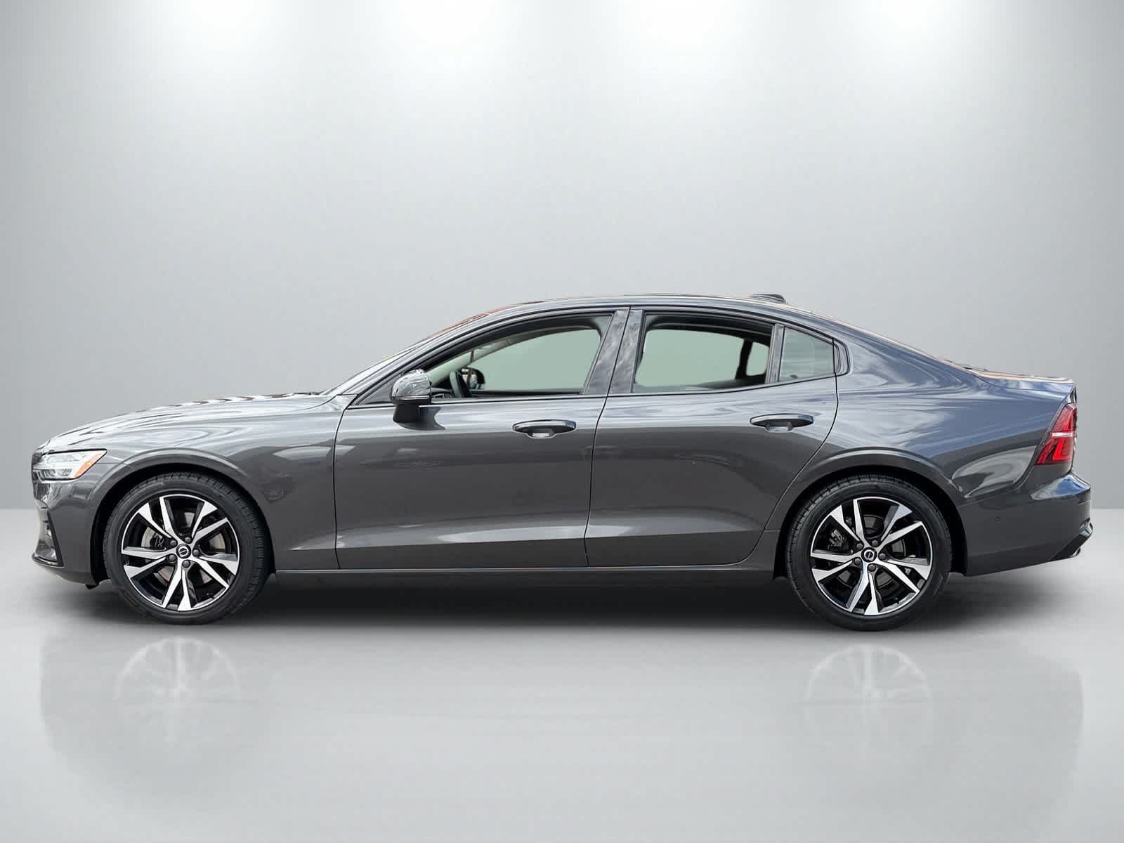 Used 2023 Volvo S60 B5 Plus FWD image 2