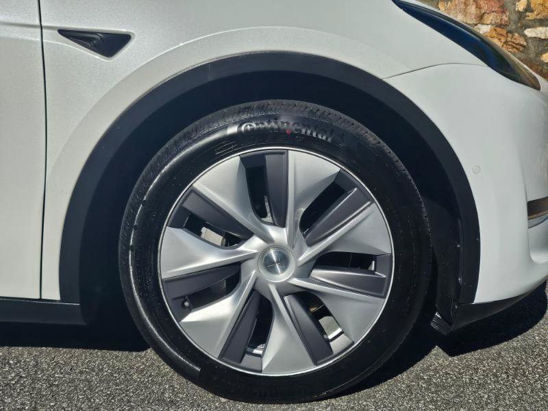 Used 2021 Tesla Model Y Long Range AWD/4WD image 17