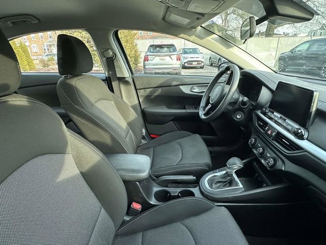 Used 2023 Kia Forte LXS w/ LXS Technology Package image 2