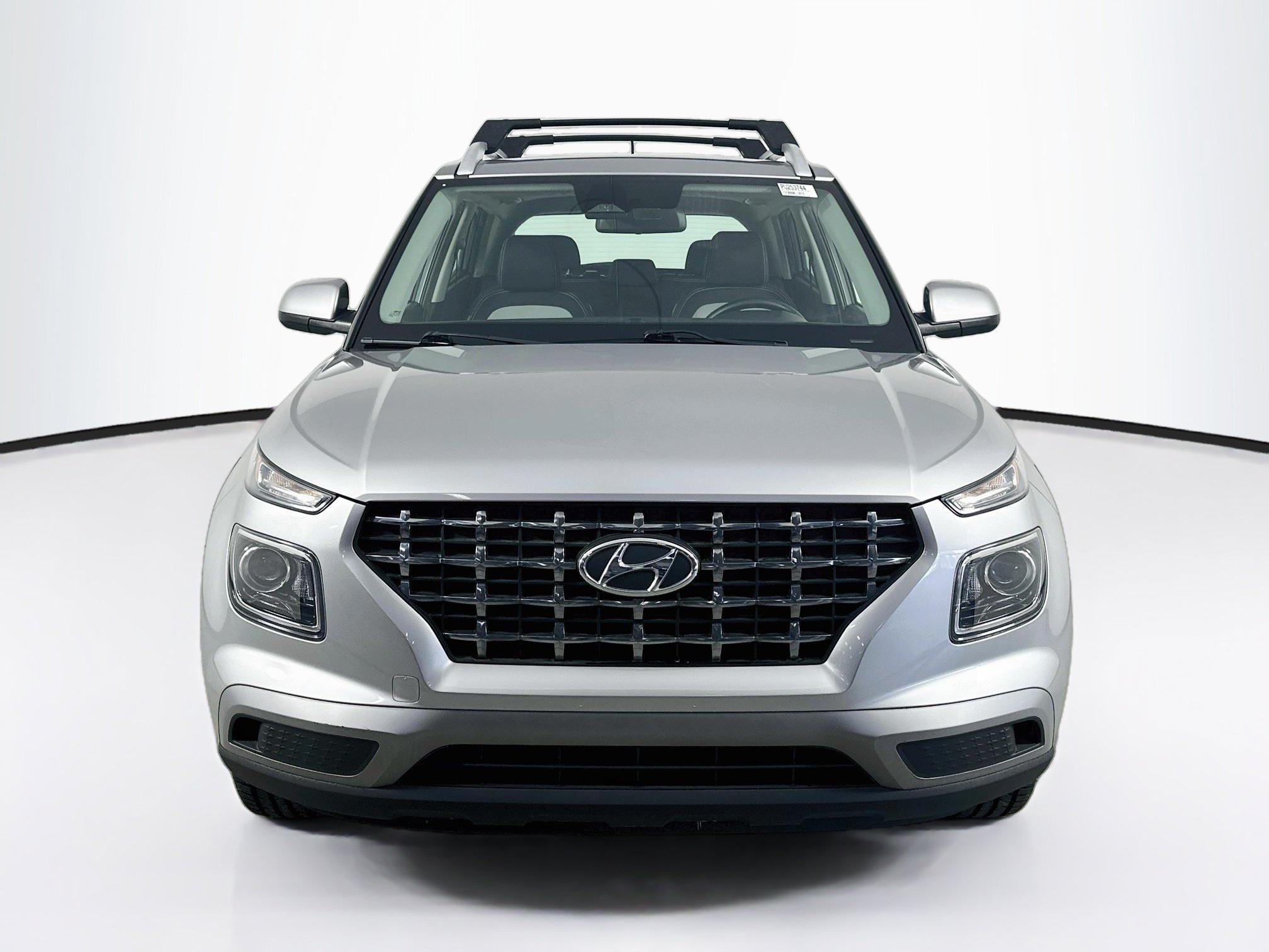 Used 2023 Hyundai Venue SEL FWD image 2