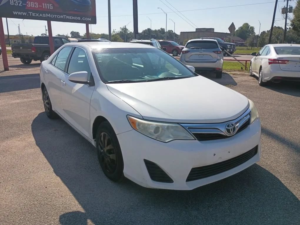Used 2012 Toyota Camry LE FWD image 7