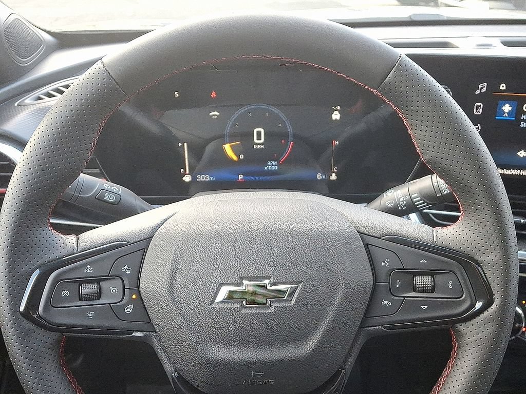 New 2026 Chevrolet Trax RS w/ Sunroof Package FWD image 11