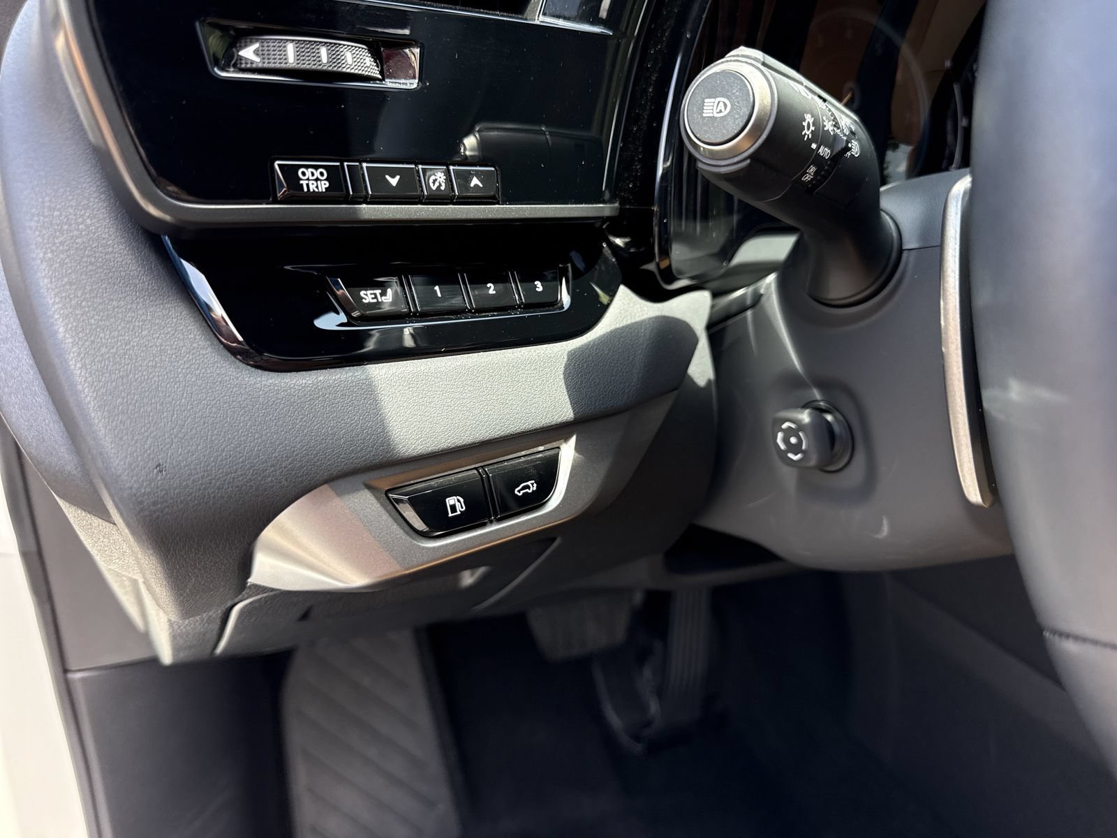 Used 2023 Lexus RX 350 Premium w/ Accessory Package (Z1) FWD image 17