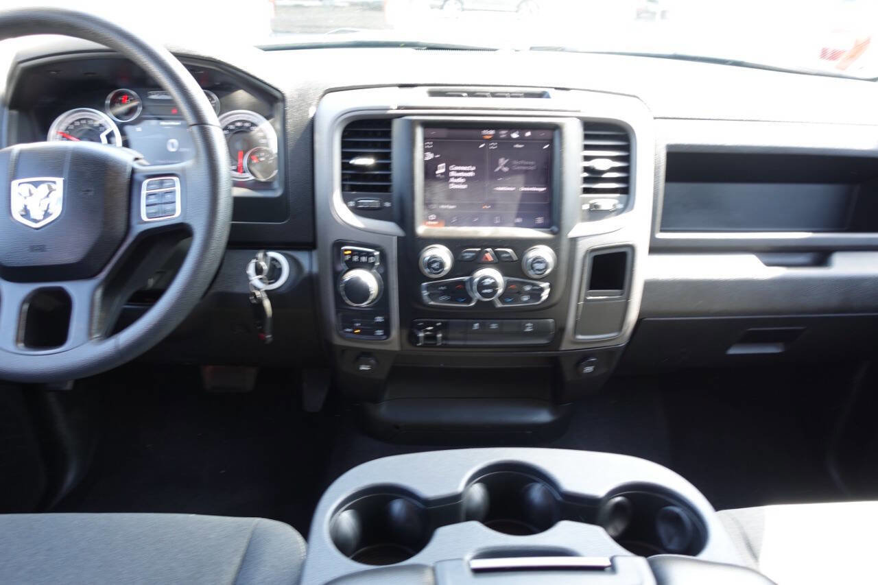 Used 2022 RAM 1500 Express w/ Wheel & Sound Group AWD/4WD image 38