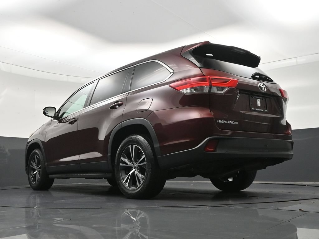 Used 2019 Toyota Highlander LE FWD image 26