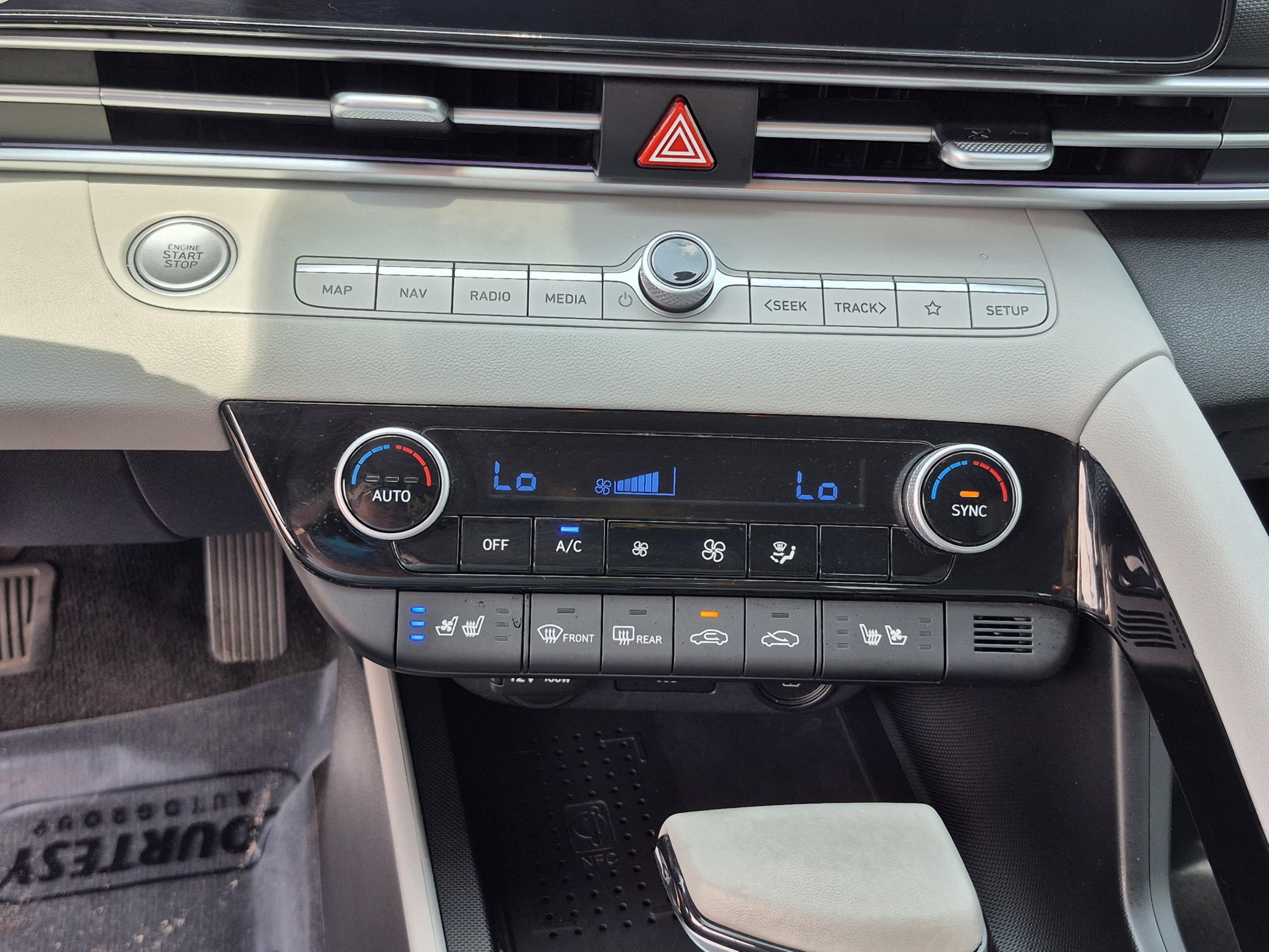 Certified 2023 Hyundai Elantra Limited FWD image 24