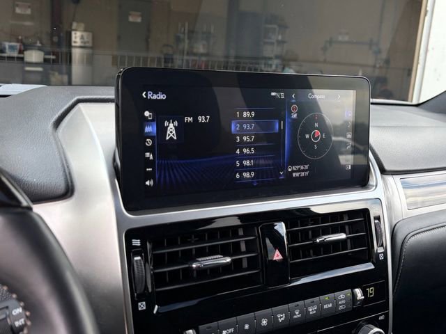 Used 2023 Lexus GX 460 Luxury w/ Accessory Package image 10