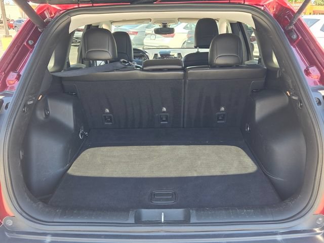 Used 2019 Jeep Cherokee Latitude Plus w/ Comfort/Convenience Group FWD image 12