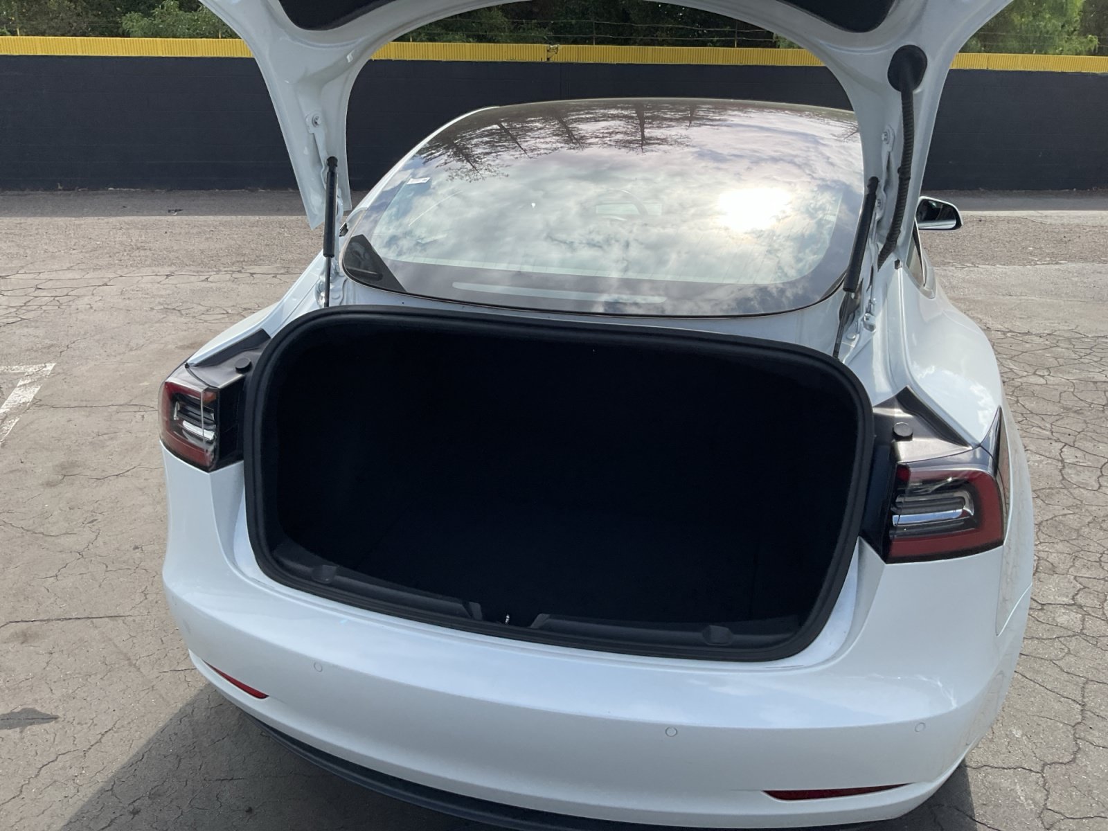 Used 2019 Tesla Model 3 Mid Range RWD image 24