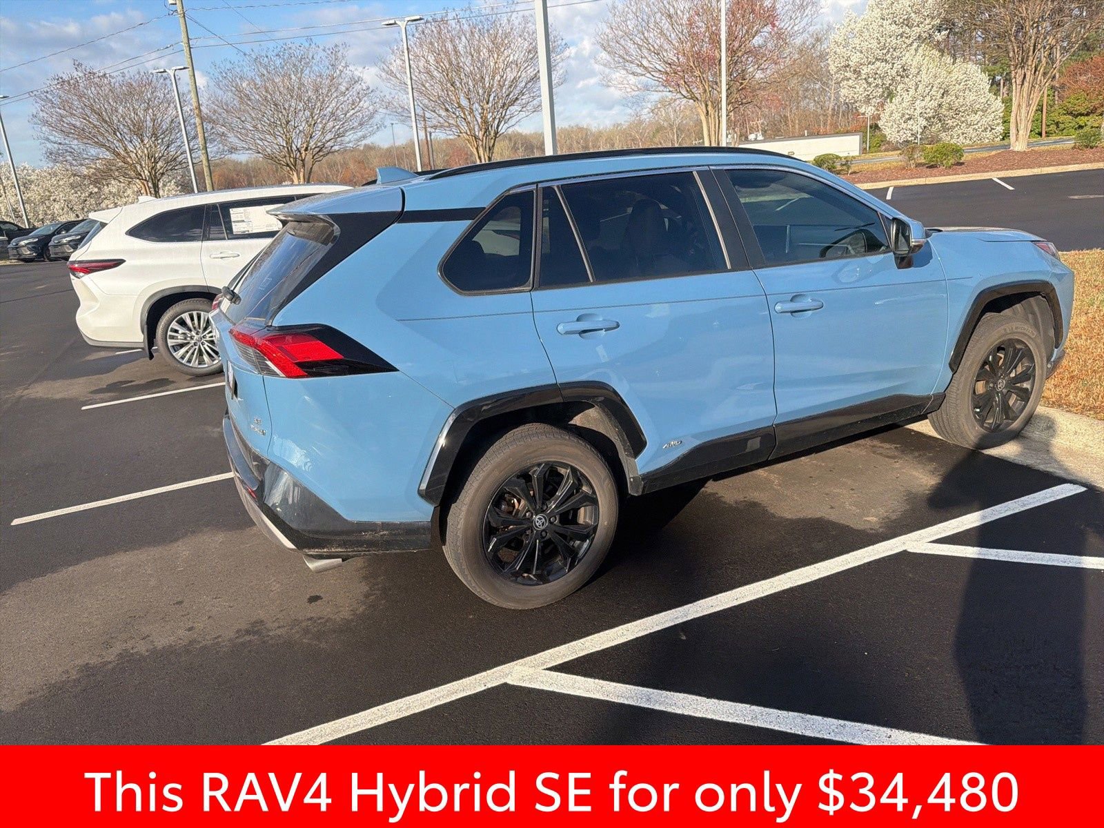 Used 2023 Toyota RAV4 SE w/ Convenience Package AWD/4WD image 16