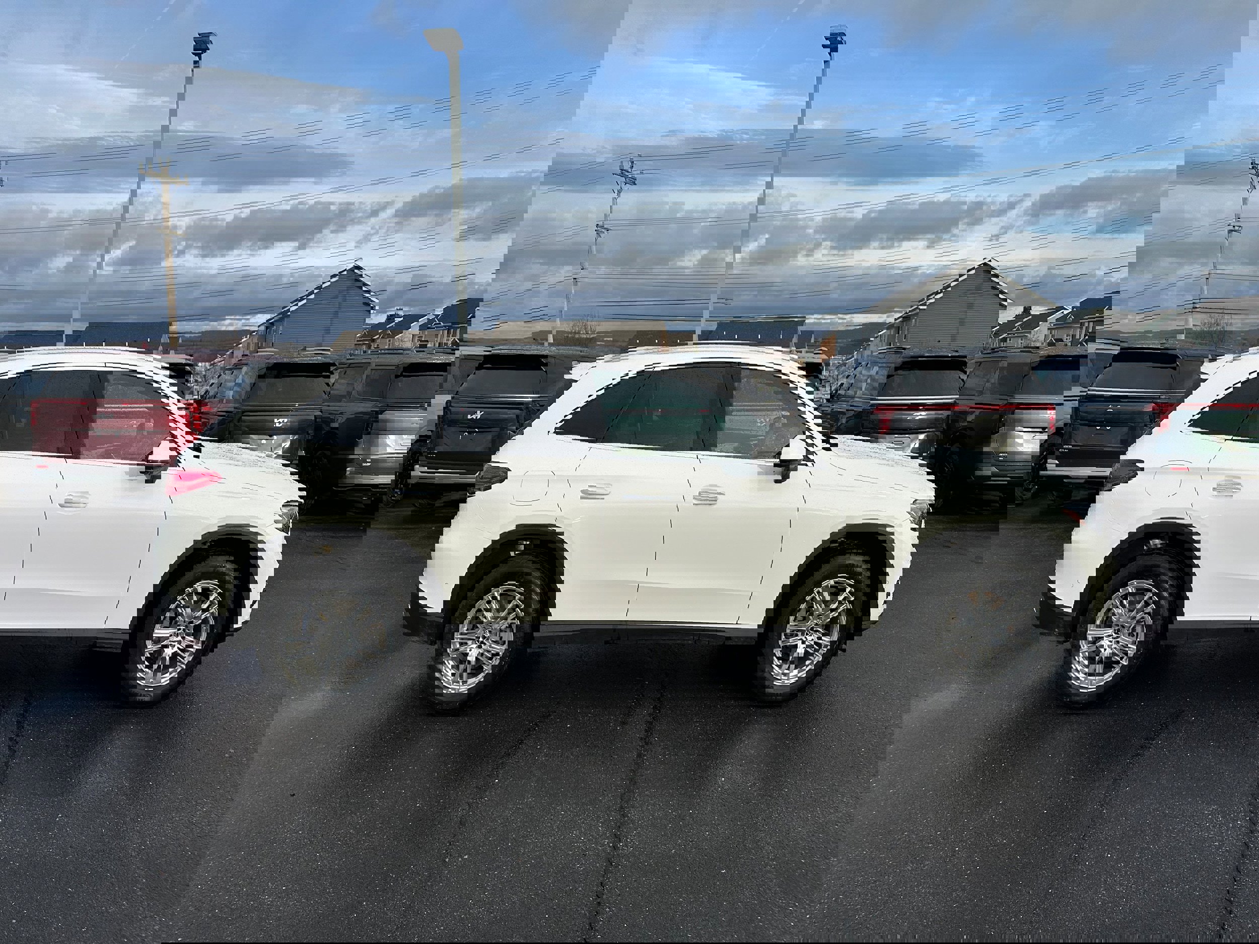 Used 2023 Mercedes-Benz GLC 300 4MATIC image 4