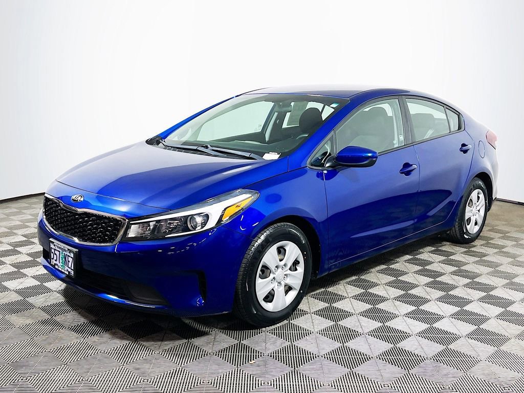 Used 2017 Kia Forte LX image 3