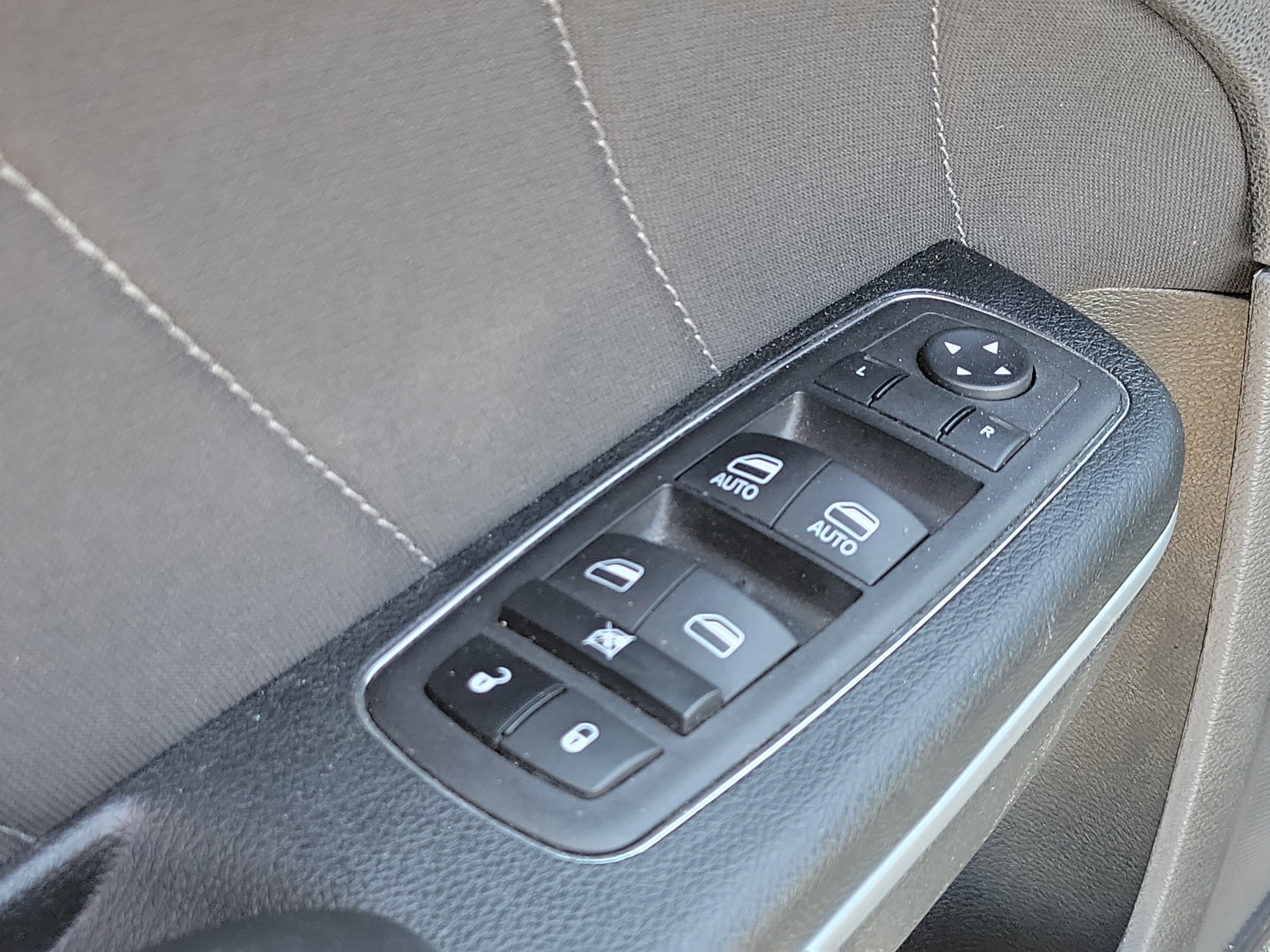 Used 2023 Dodge Charger SXT image 17