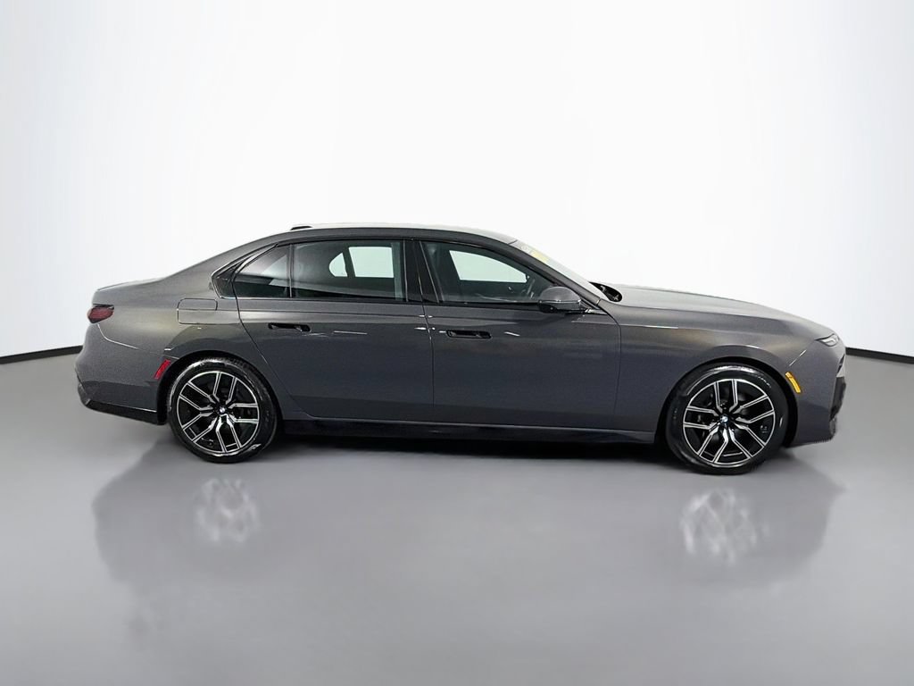 Used 2023 BMW 760i xDrive w/ Luxury Rear Seating Package AWD/4WD image 8