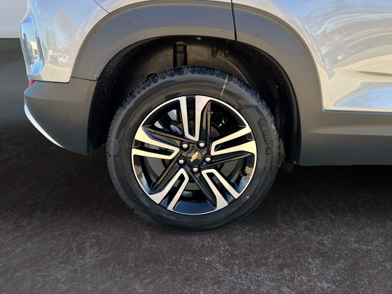 Used 2023 Chevrolet TrailBlazer LT FWD image 26