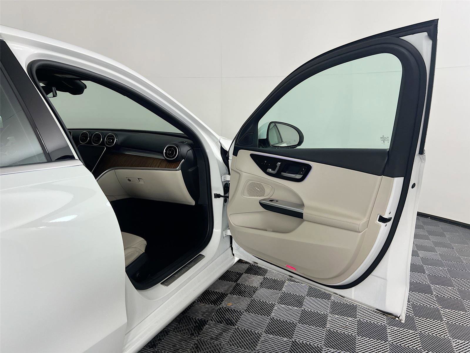 Certified 2024 Mercedes-Benz C 300 4MATIC Sedan image 26