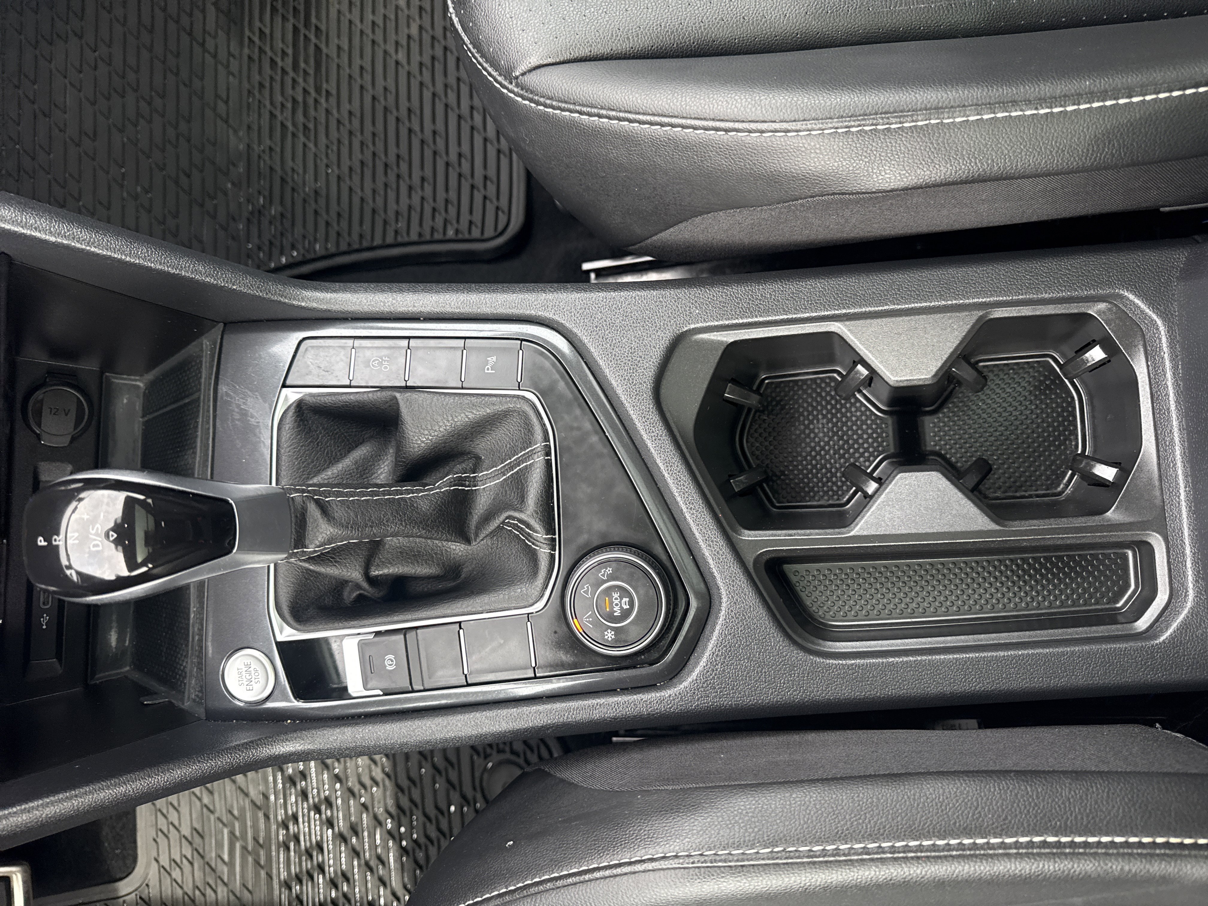 Certified 2024 Volkswagen Tiguan SE R-Line AWD/4WD image 8