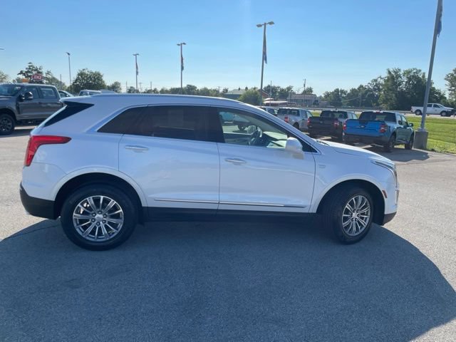 Used 2017 Cadillac XT5 Luxury w/ Driver Awareness Package AWD/4WD image 13