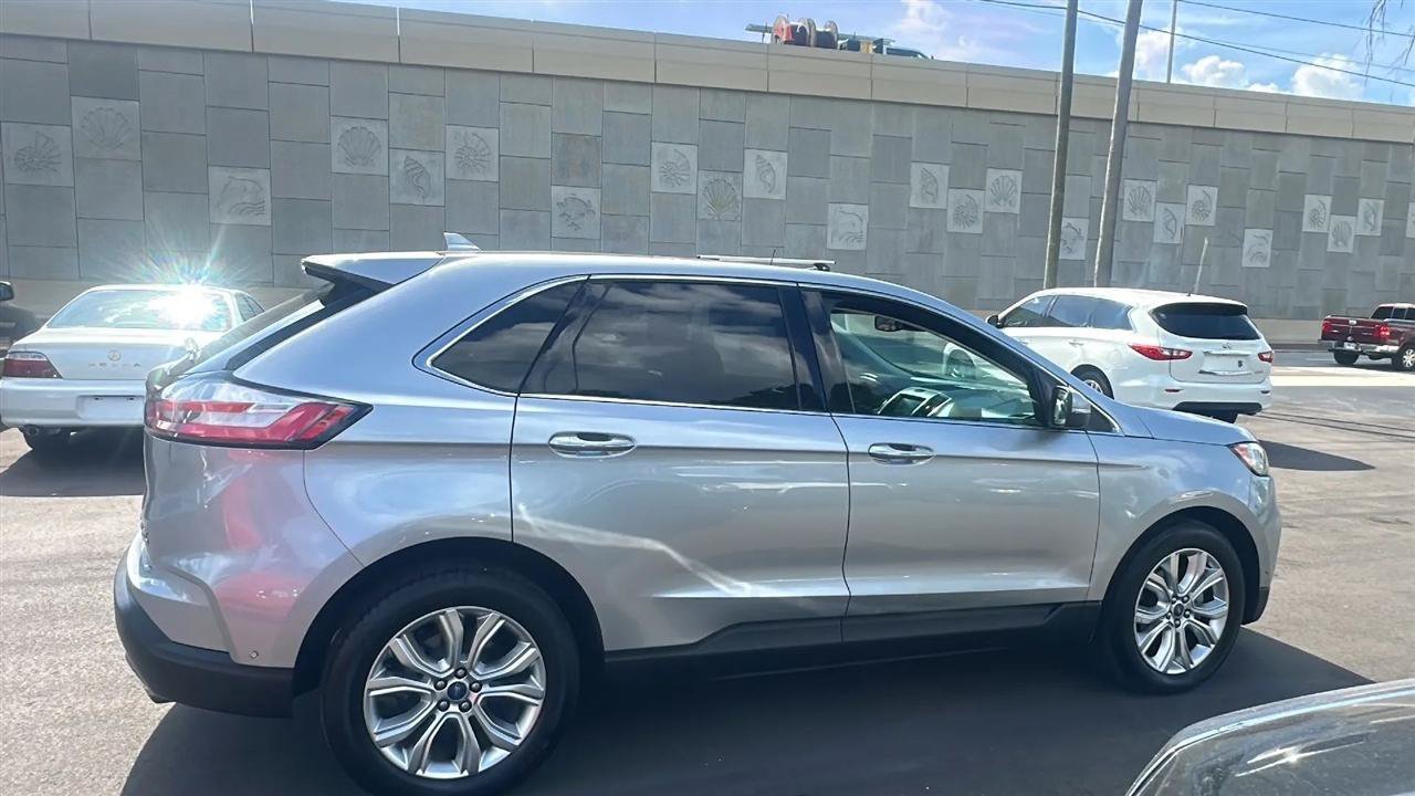 Used 2020 Ford Edge Titanium w/ Equipment Group 301A FWD image 7