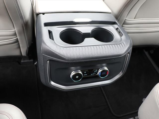 Used 2025 Ford Expedition Active image 16