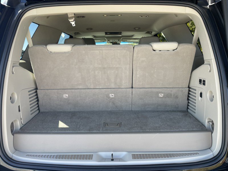 Used 2020 Cadillac Escalade Premium Luxury image 38