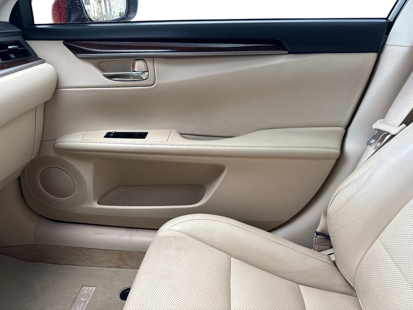 Used 2015 Lexus ES 350 w/ Luxury Package FWD image 22