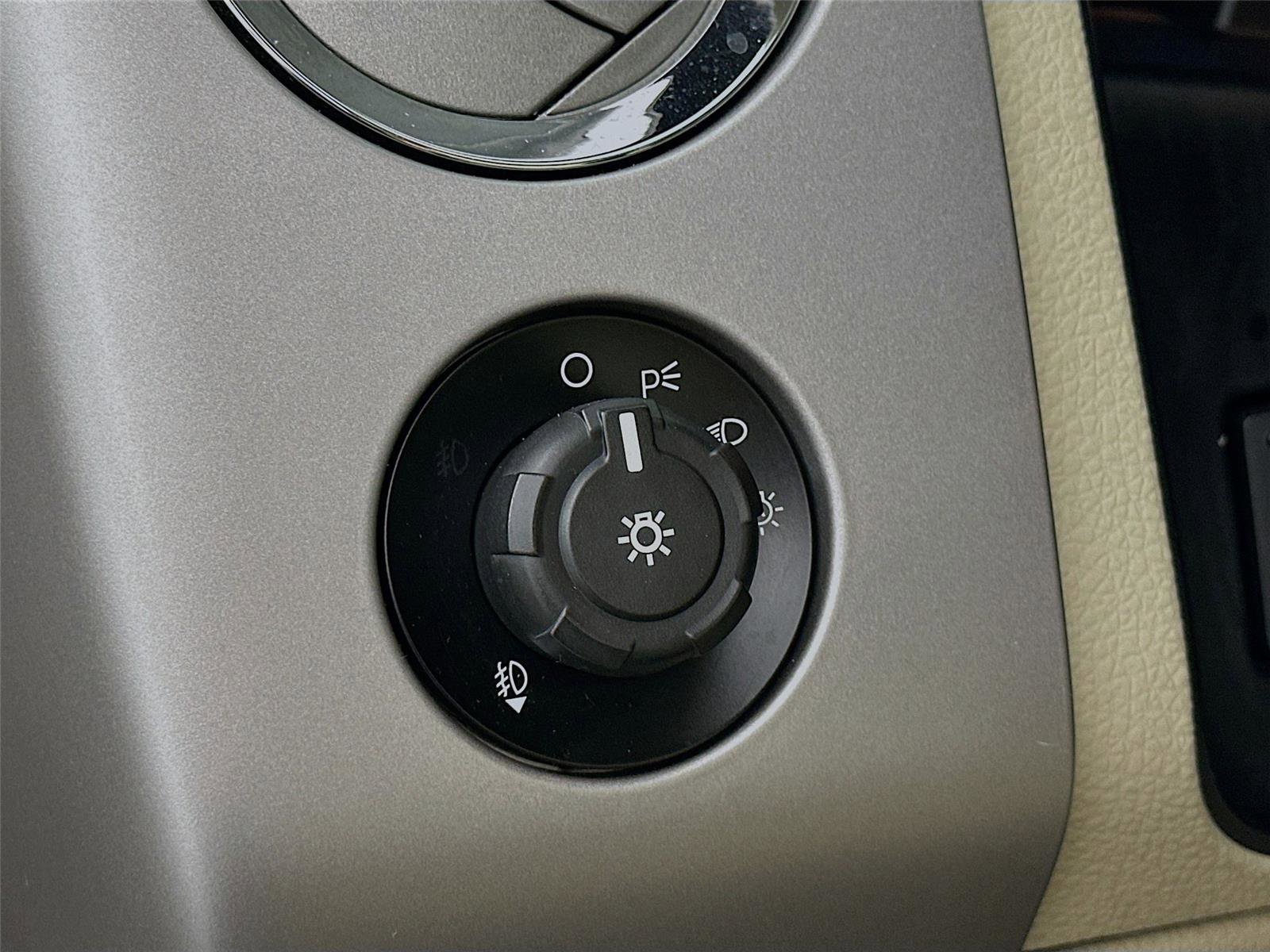 Used 2017 Ford Expedition EL XLT w/ Equipment Group 202A AWD/4WD image 14