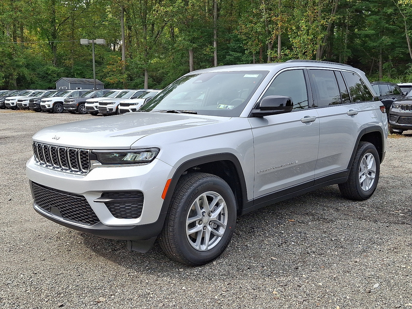 New 2025 Jeep Grand Cherokee Laredo X w/ Luxury Tech Group I image 2