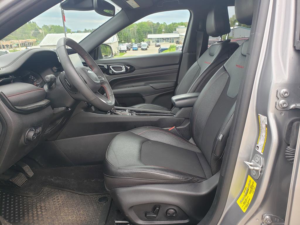 Used 2023 Jeep Compass Trailhawk w/ Trailhawk Convenience Group AWD/4WD image 10