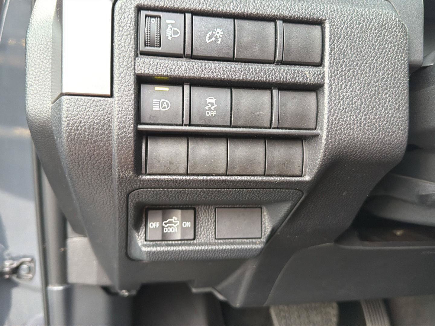 Certified 2025 Toyota Tacoma SR5 AWD/4WD image 19
