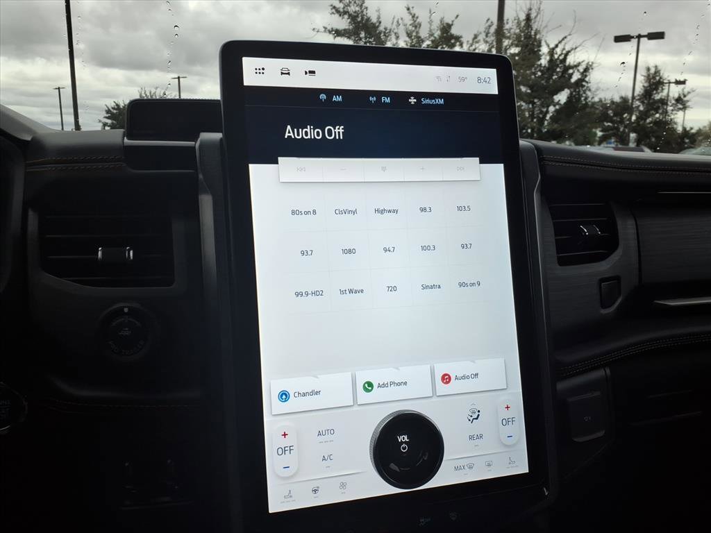 Used 2024 Ford Expedition Platinum image 23