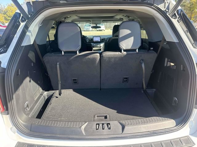 Used 2023 Ford Explorer XLT w/ Equipment Group 202A image 10