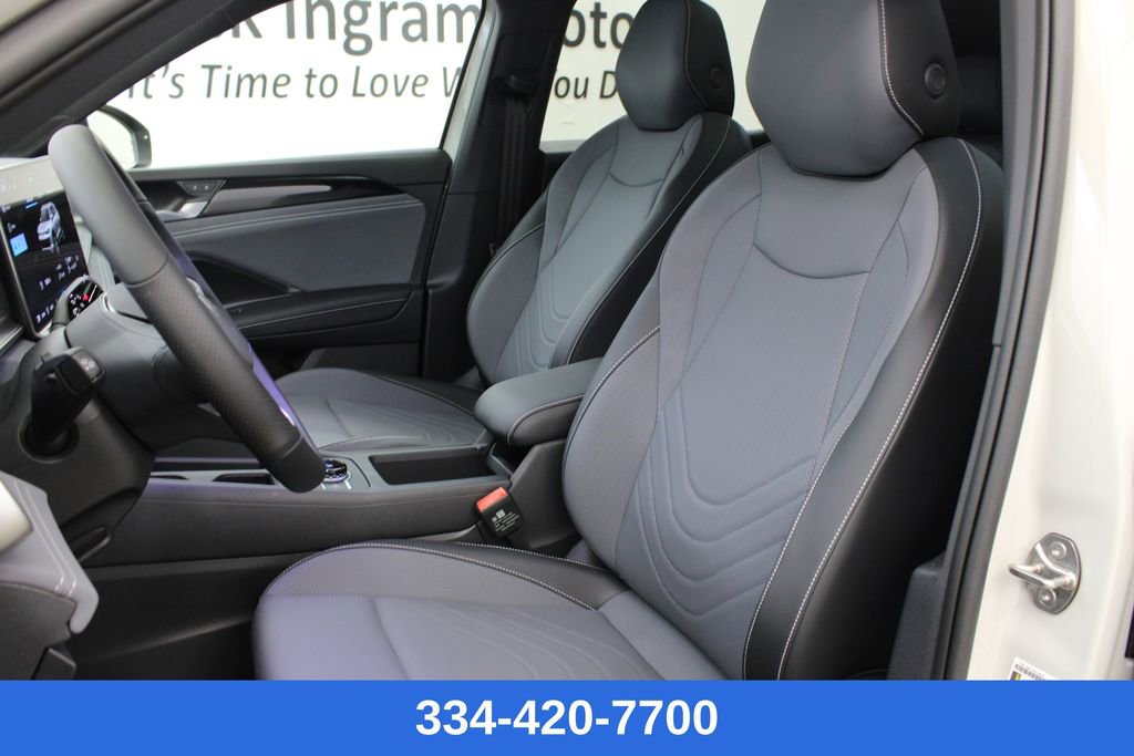 New 2026 Volkswagen Tiguan SE R-Line image 13