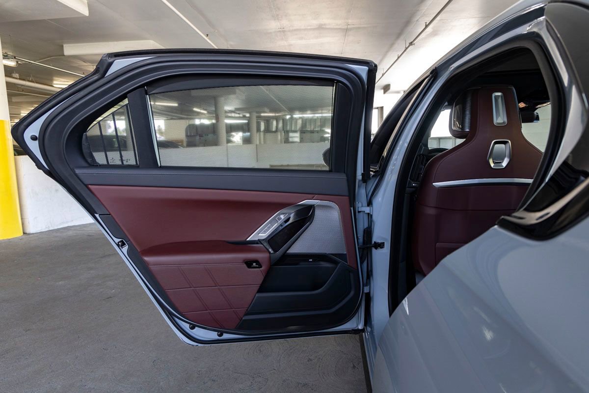 Used 2023 BMW 740i w/ Parking Assistance Package RWD image 20