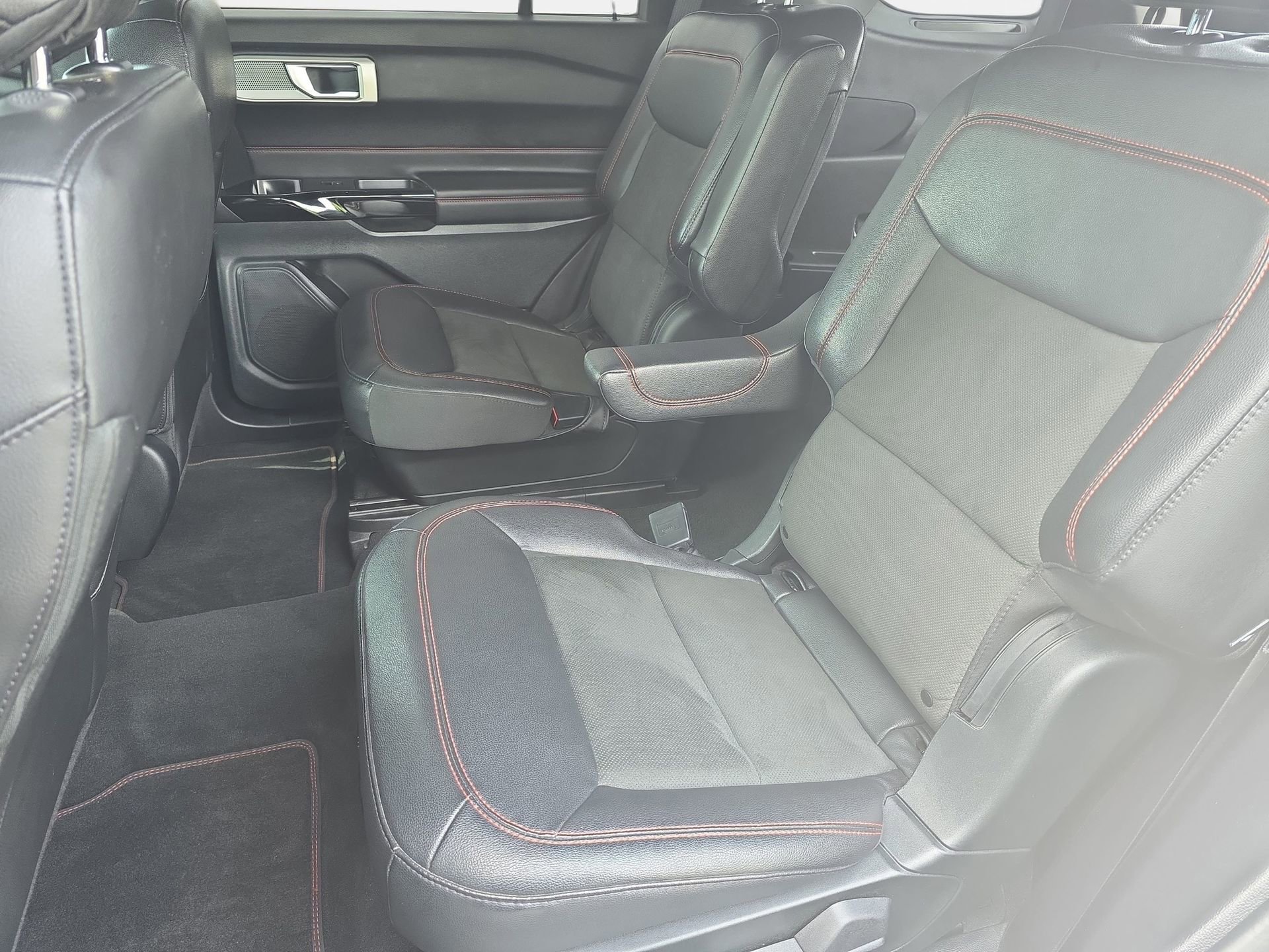 Used 2022 Ford Explorer ST-Line AWD/4WD image 14