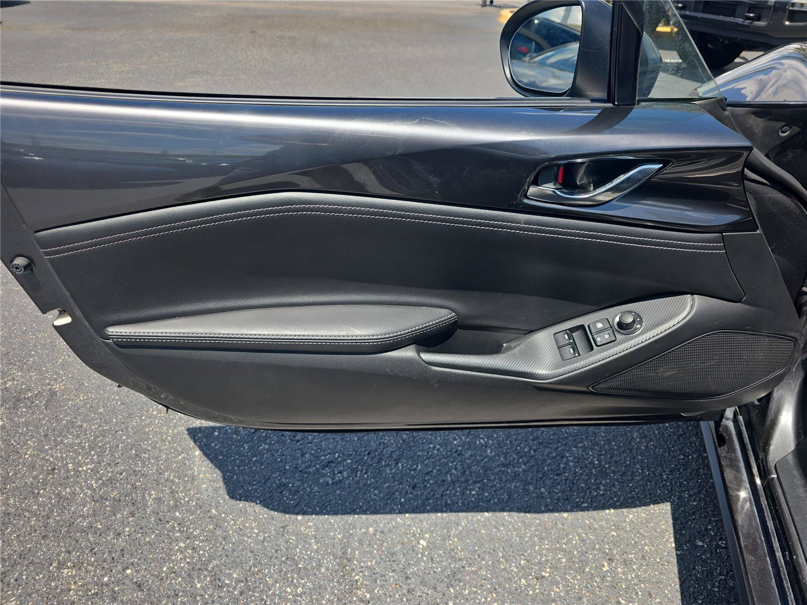 Used 2021 MAZDA MX-5 Miata RF Grand Touring RWD image 8