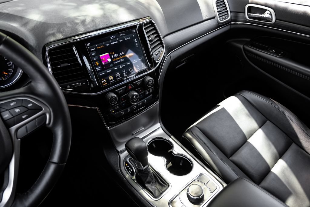 Used 2022 Jeep Grand Cherokee Limited w/ Tech Group AWD/4WD image 34