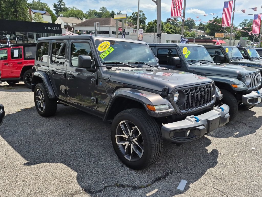 Used 2024 Jeep Wrangler Unlimited w/ Convenience Group AWD/4WD image 3