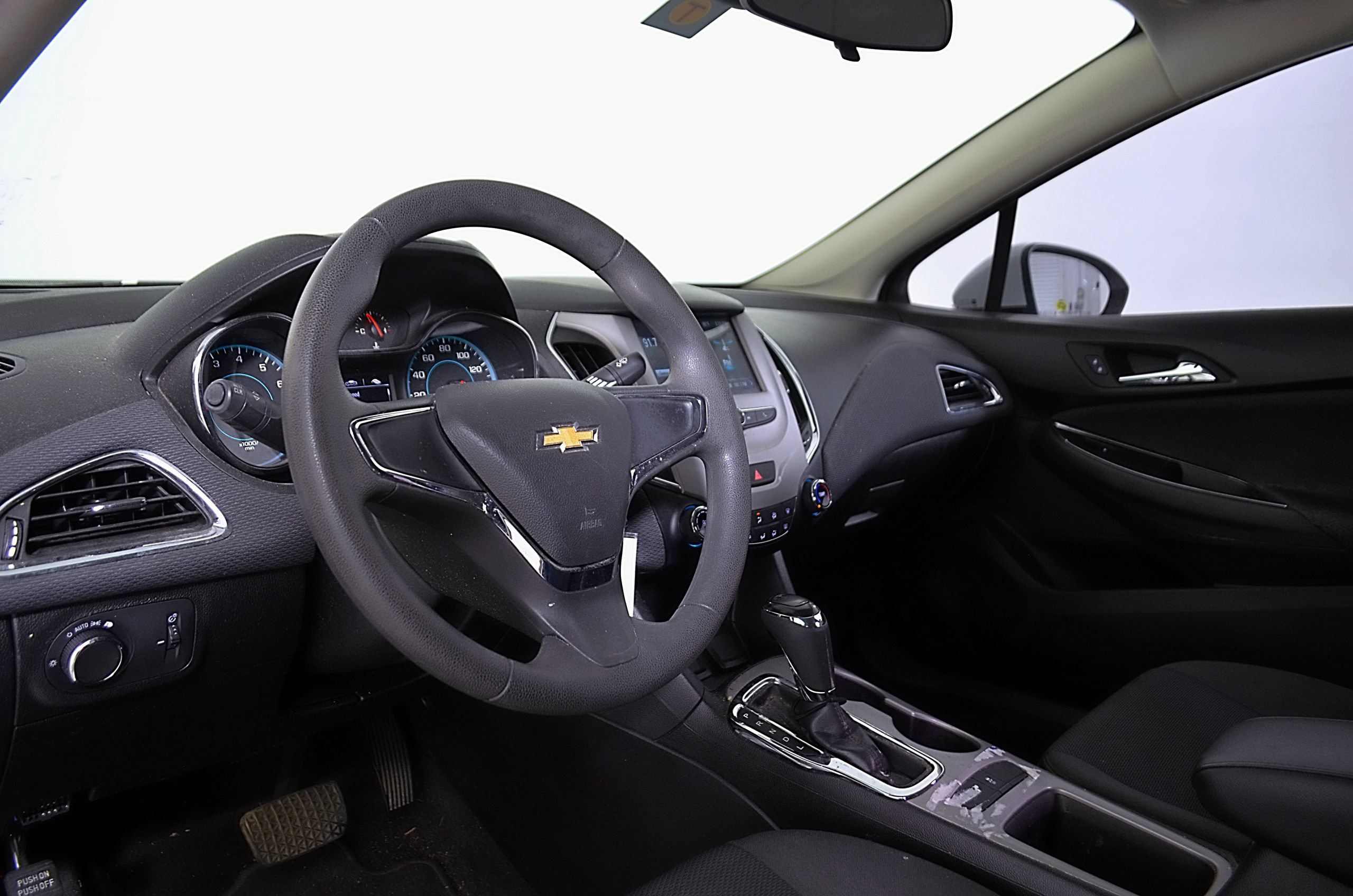 Used 2018 Chevrolet Cruze LS FWD image 22