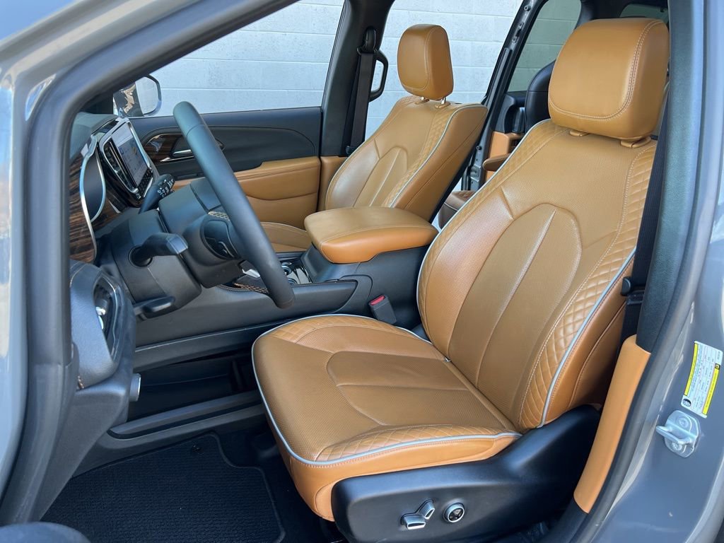 Certified 2022 Chrysler Pacifica Pinnacle image 23