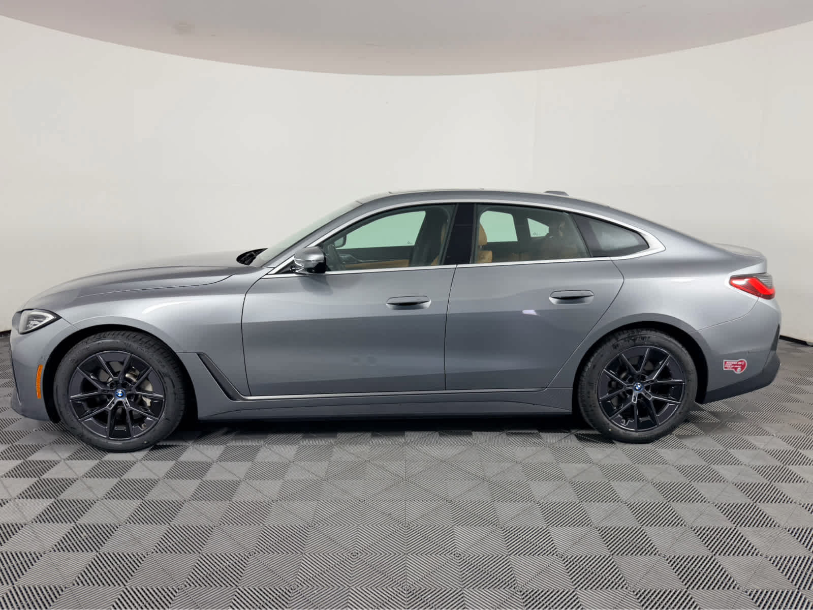 Used 2023 BMW i4 eDrive35 RWD image 6
