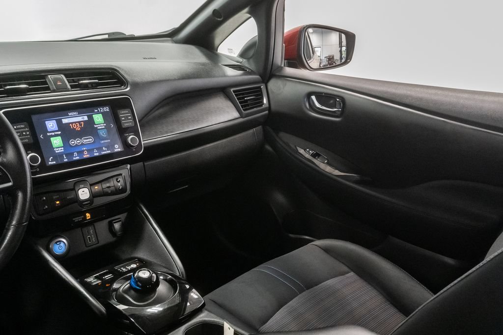Used 2020 Nissan Leaf SV w/ SV Technology Package FWD image 11