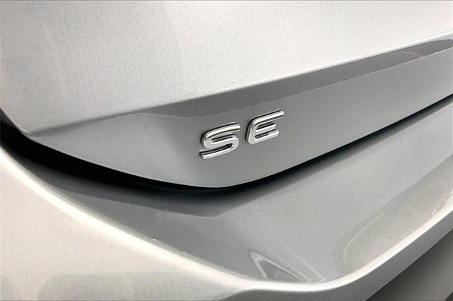 New 2025 Volkswagen Tiguan SE image 13