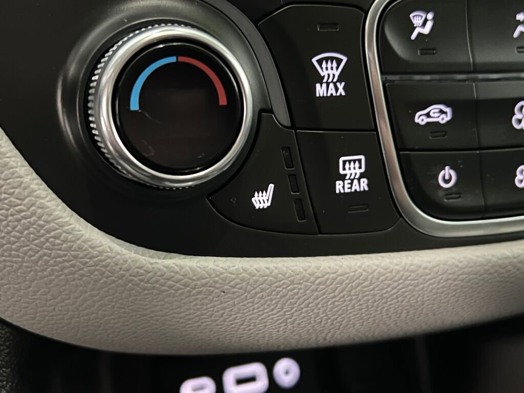 Used 2023 Chevrolet Equinox LT w/ Driver Convenience Package image 13