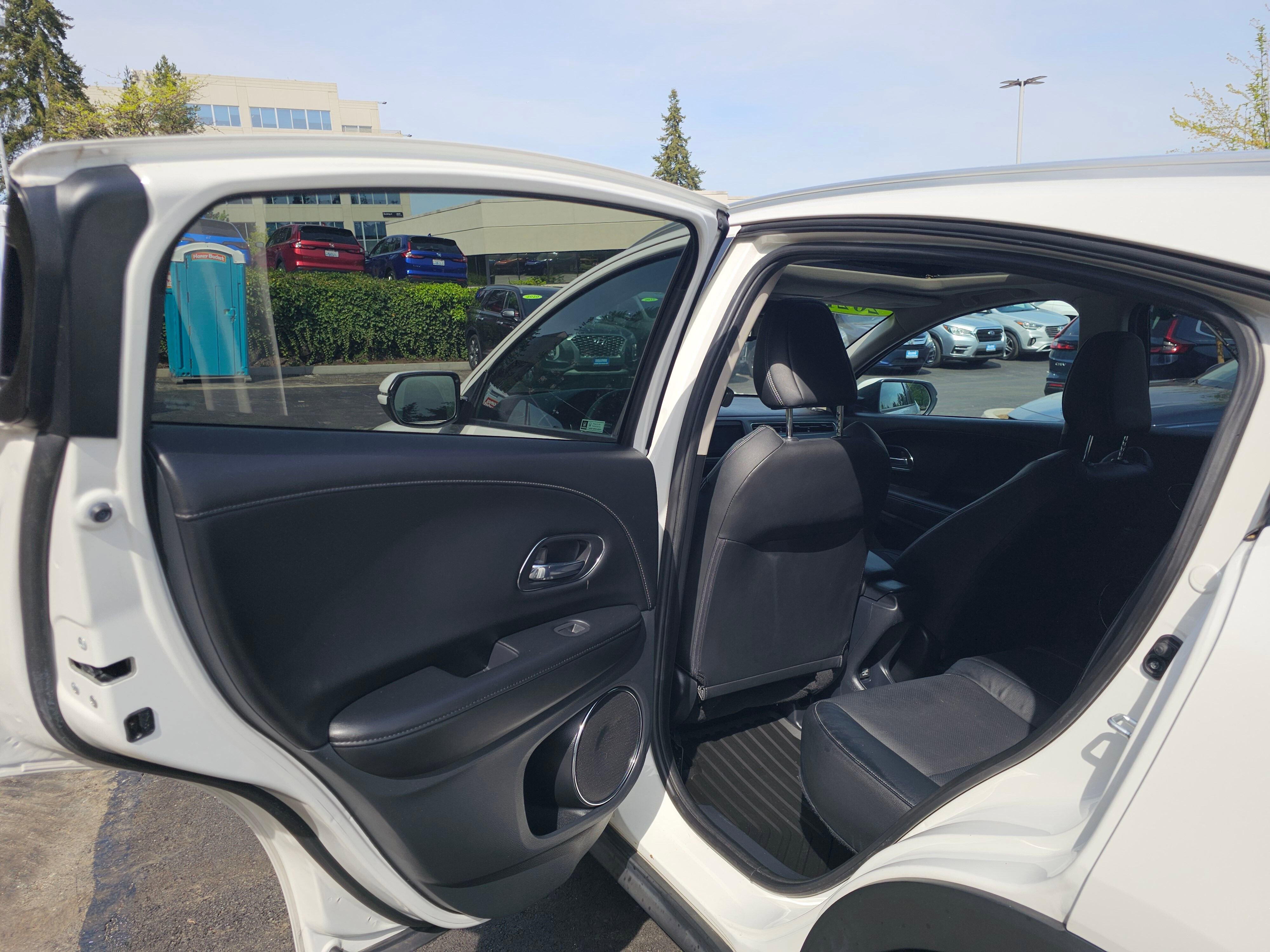 Used 2021 Honda HR-V EX-L image 16