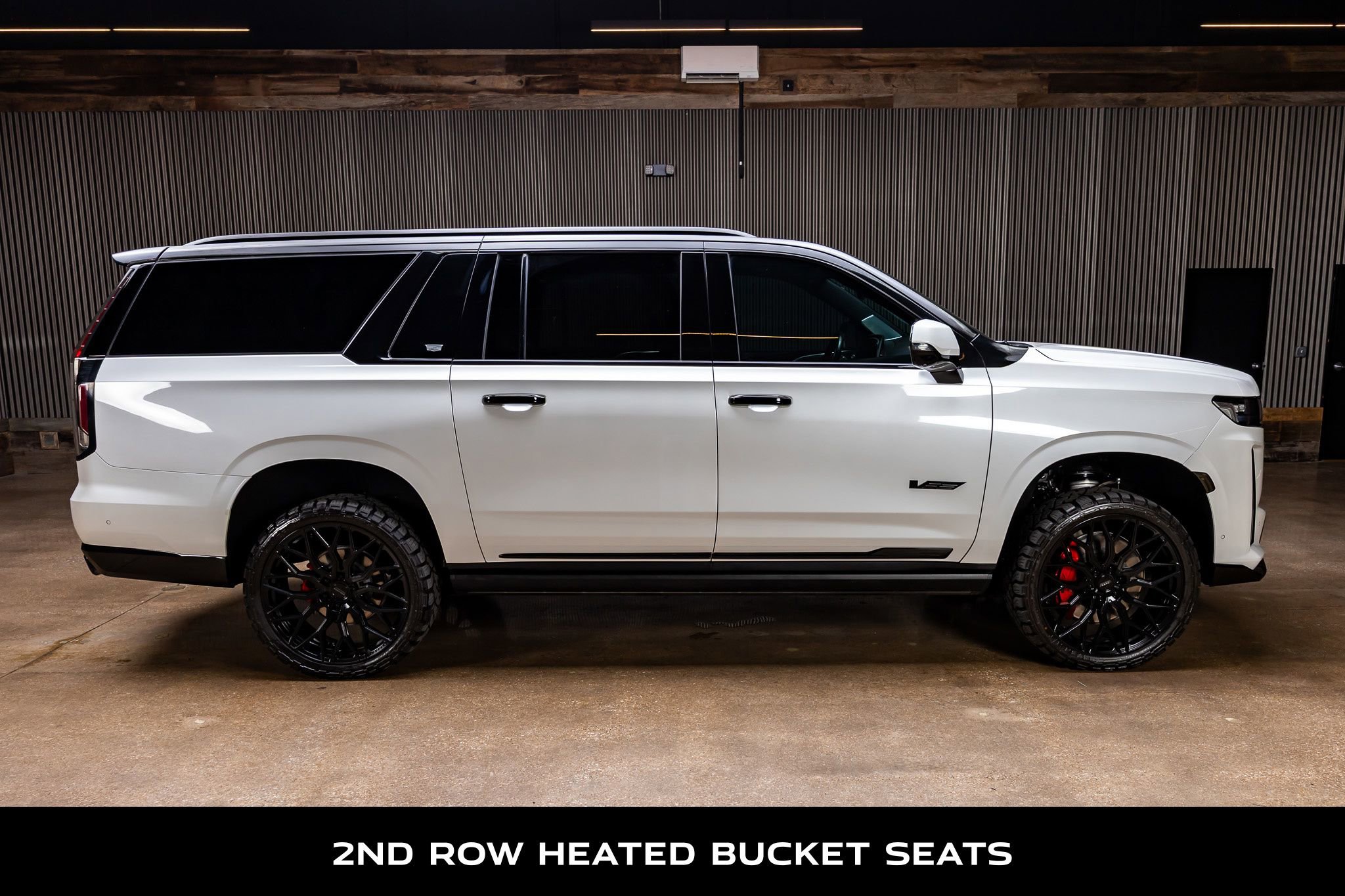 Used 2023 Cadillac Escalade ESV V AWD/4WD image 10