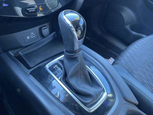 Used 2018 Nissan Rogue S image 16