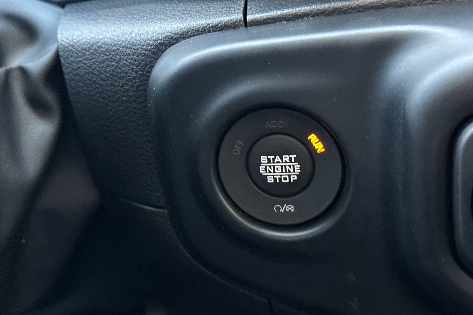 Used 2022 Jeep Wrangler Unlimited Sahara AWD/4WD image 22